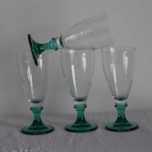 4 Vintage Italian Champagne Flutes, Green Stem, Stemmed Glasses, Elegant Vintage Style, Original Gift