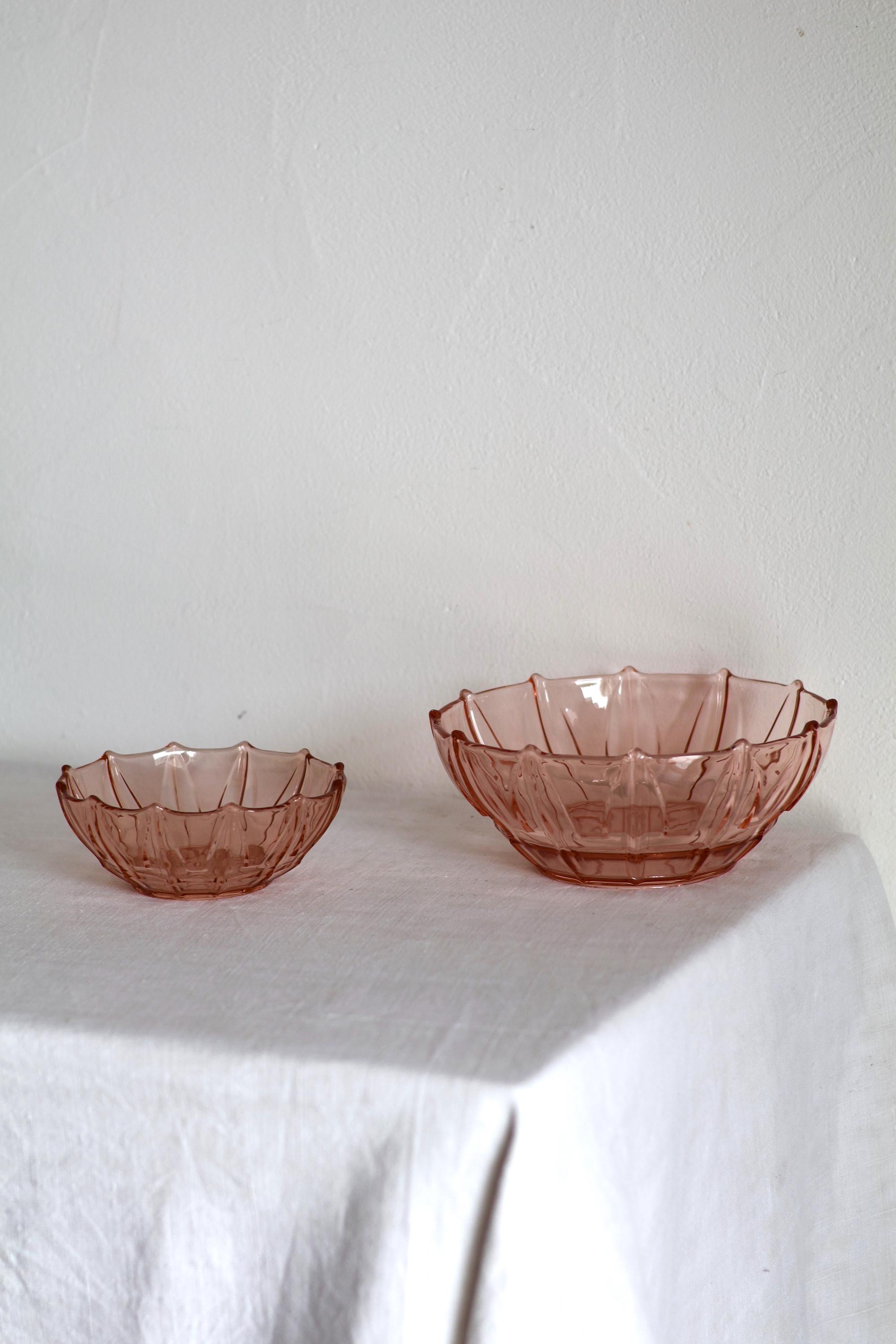 Saladier, Coupe rose en verre Art Déco - La Boutique de Petra