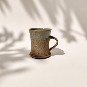 Tasse à café vintage en grès brut, poterie artisanale, tasse à café française, mug élégant, art de la table, style wabi-sabi, petit cadeau