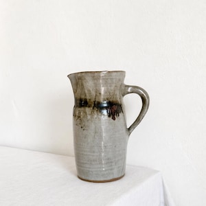 Jarra grande de gres vintage firmada por Chantal y Thierry Robert, cerámica francesa artesanal, jarra rústica, colección de cerámica.