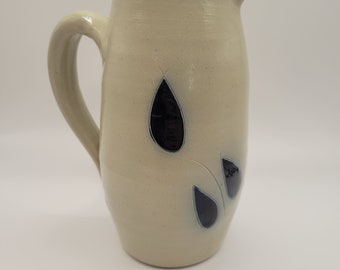 Williamsburg Pitcher / Stoneware
