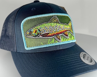 Gorra trucker snapback de 6 paneles azul marino con parche de trucha de arroyo bordado