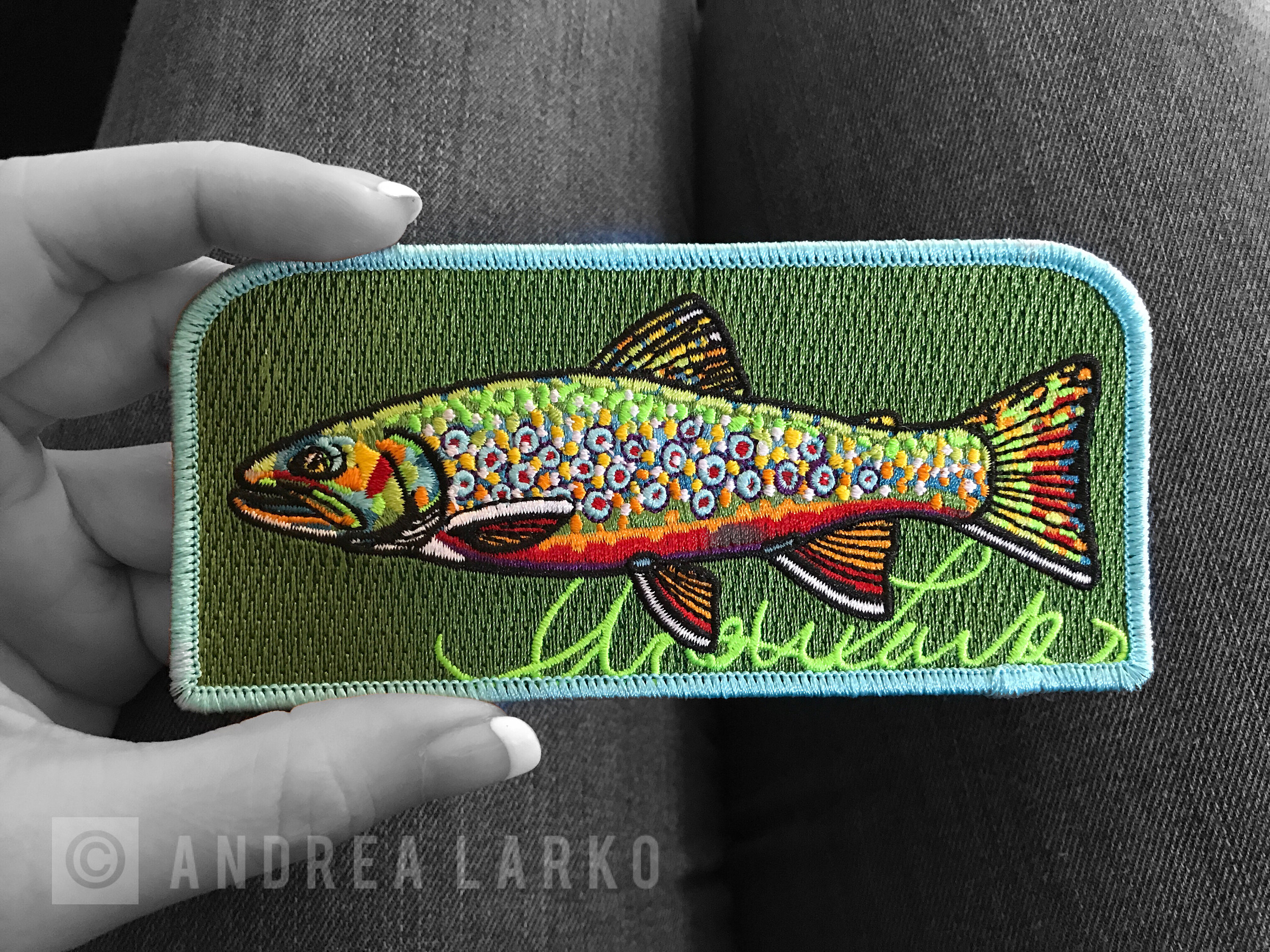 刺繍入りブルックトラウトアイロン接着魚アートパッチ 5.5