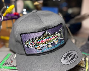 DISCONTINUÉ Chapeau brodé de patch de truite arc-en-ciel