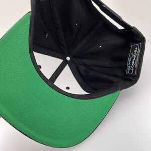 Gorra plana negra snapback con parche de trucha marrón de mezcla de lana negra bordada imagen 6