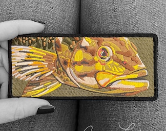 Naszywka haftowana z motywem ryby bass małogębowy 5,5" x 2,5"