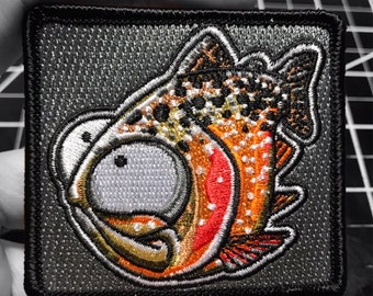 Ferro bordado de truta assassina em remendo de arte de peixe 2,625" x 2,5"