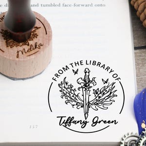 TAMPON DE LIVRE personnalisé | Tampon auto-encreur | Tampon personnalisé | Timbre ex libris | De la bibliothèque de | Cadeau pour amoureux des livres | Cadeau d'anniversaire