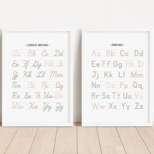 Juego de 2 carteles con escritura cursiva e impresión en colores pastel, carteles educativos del alfabeto, imprimibles para la educación en el hogar, decoración del aula, DESCARGA DIGITAL