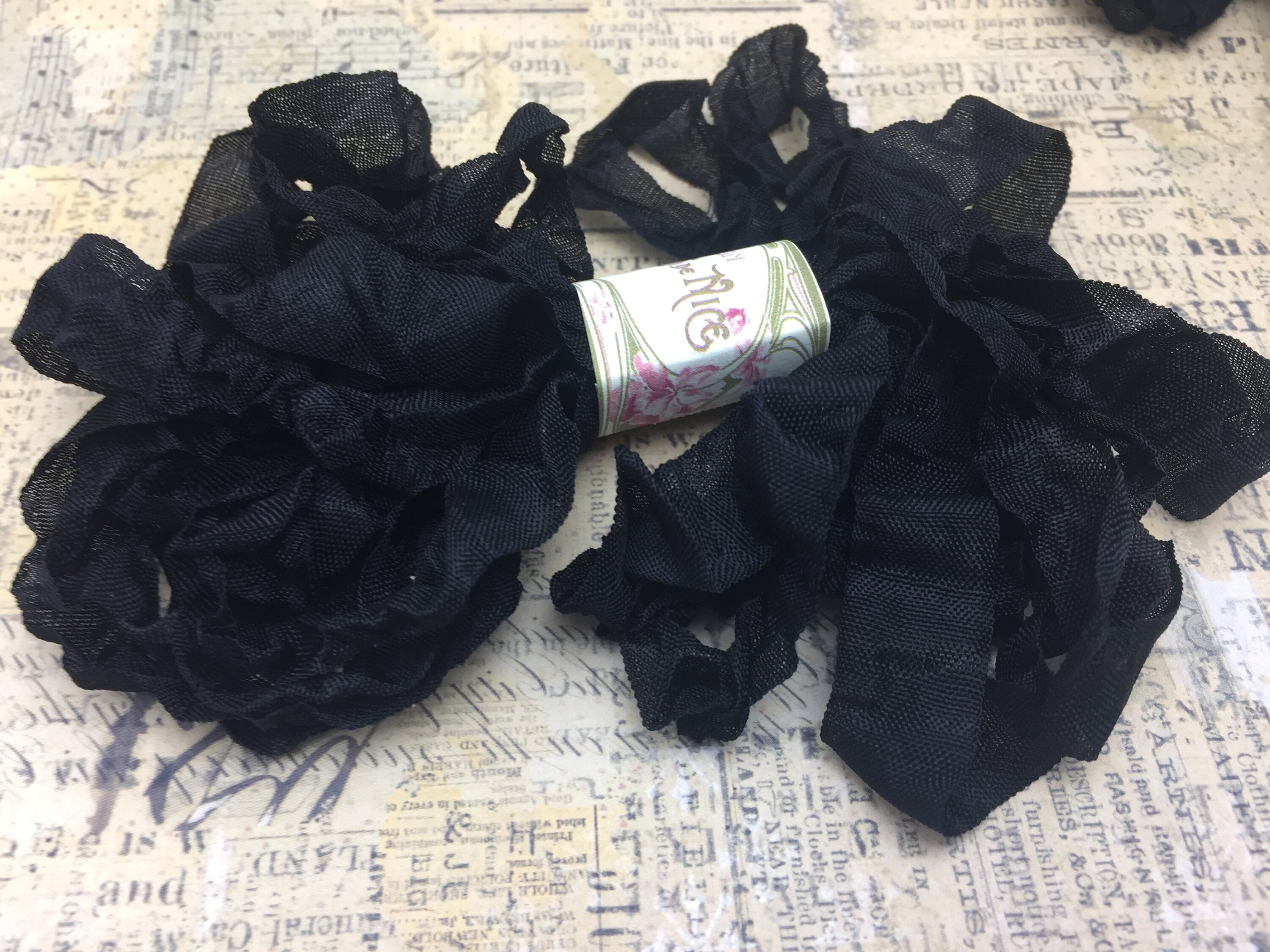 Scrunched Crinkled Black seam binding 1/2" inch wide  5 yards scrapbooking, embellishment, cardmaking, tag art, sewing, gift wrap, quilting