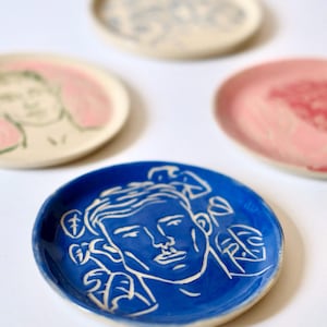 Handmade Mini Ceramic Plate – Small Pottery Dish for Jewelry, Snacks, or Decor | Rustic Stoneware Tray, Unique Gift for Home or Kitchen