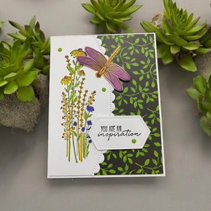 Cartões feitos à mão, libélula, flores, conjunto de 4 cartões com envelopes, qualquer ocasião, interior em branco.