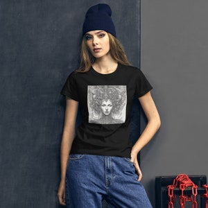 Women&#39;s short sleeve t-shirt