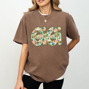 Comfort Colors® Floral Gigi Shirt, Retro Groovy Wildflower Graphic, Comfort Colors Tee, Gigi Gift for Grandma, Mothers Day Shirt for Gigi