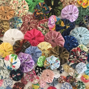 Yoyo, Yoyo Lot, 100 Random Sizes, Handmade, 100 Assorted Sizes, Yoyos from 5/8 inch up to 2 inch, Vintage and Newer Fabric, Sewing Supplies