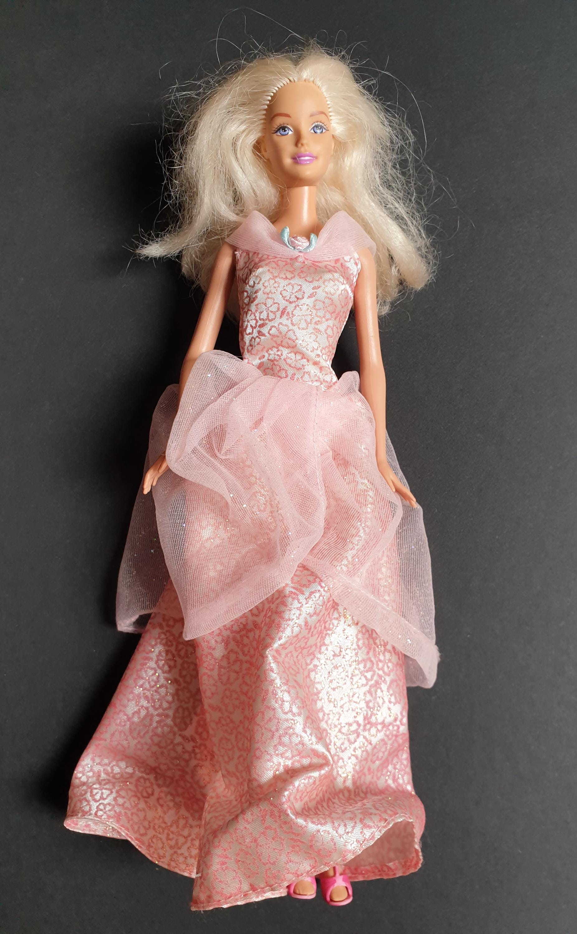 Mattel マテル社 Year 1998 Barbie バービー Collector Edition: Coca-Cola Barbie バービー as a Waitre : Mattel Avon Special Edition Barbie 1998 : Toys \u0026 Games