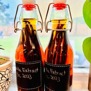 Homemade Vanilla Extract, vanilla extract, Homemade, Handmade, Rum based, Grade A Vanilla, Madagascar Vanilla beans, vanilla beans,