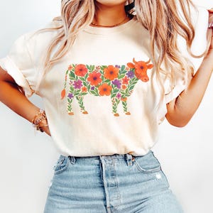 Floral Cow Shirt, Colorful Cow T-Shirt for Women, Farm Animal Tee, Spring Boho Cow Shirt, Cute Cow Lover Gift, Western Farm Shirt