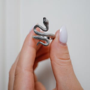 18K Gold Snake Ring: Adjustable Gemstone Eyes image 7