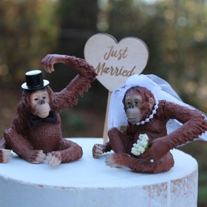 Orangutan-Wedding-Ape-Bride-Groom-Monkey-Wildlife-Funny-Unique-Cake Topper-Forest