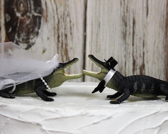 Alligator Wedding Cake Topper, Animal Cake Topper, Gator Cake Topper, Swamp Alligators, Unique Cake Topper, Bride and Groom Cake Topper