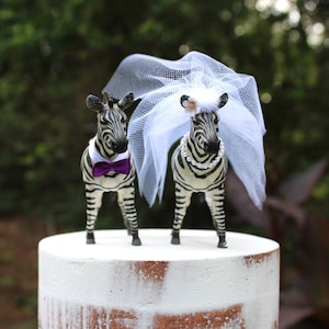 Zebra-Wedding-Zoo-Animal-Safari-Funny-Unique-Destination-Bride-Groom-cake topper