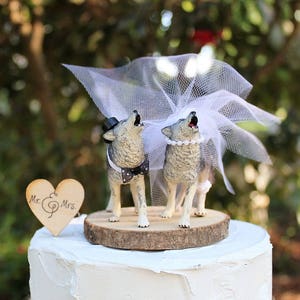 Wolf Wedding Cake Topper, Animal Cake Topper, Timberwolf Cake Topper, Wild Gray Howling Wolf Cake Topper, Bride and Groom Cake Topper