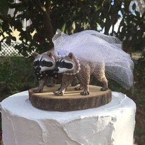 Raccoon Cake Topper, Wedding Cake Topper, Rustic Cake Topper, Bride and Groom Wedding Topper-Animal Cake Topper,