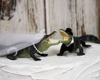 Alligator Wedding Cake Topper, Animal Cake Topper, Gator Cake Topper, Swamp Alligators, Unique Cake Topper, Bride and Groom Cake Topper