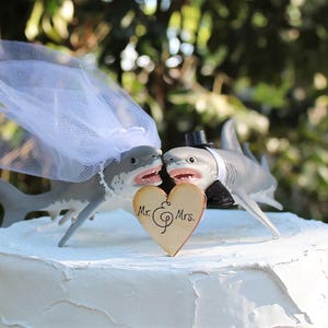 Shark Wedding Cake Topper, Great White Shark Cake Topper, Beach Wedding Cake Topper, Animal Cake Topper, Sea Life Bride and Groom,