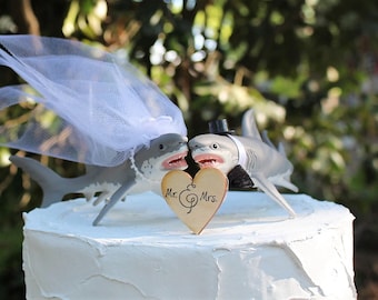 Shark Wedding Cake Topper, Great White Shark Cake Topper, Beach Wedding Cake Topper, Animal Cake Topper, Sea Life Bride and Groom,