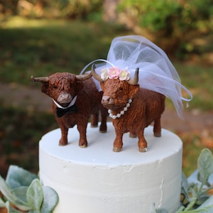 Highland Cow-Bull-Wedding-Cake Topper-Bride-Groom-Farm-Farmhouse-Animal-Cattle-Unique-Funny