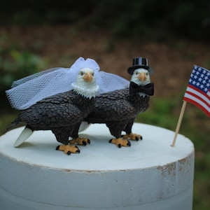 Bald Eagle-Bride-Groom-Wedding-Cake Topper-National Bird-Bird-Eagle-Wildlife-Animal-Unique-Patriotic