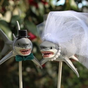 Shark Wedding Cake Topper, Great White Shark Cake Topper, Beach Wedding Cake Topper, Animal Cake Topper, Sea Life Bride and Groom,