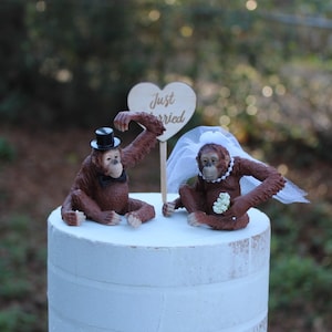 Orangutan-Wedding-Ape-Bride-Groom-Monkey-Wildlife-Funny-Unique-Cake Topper-Forest