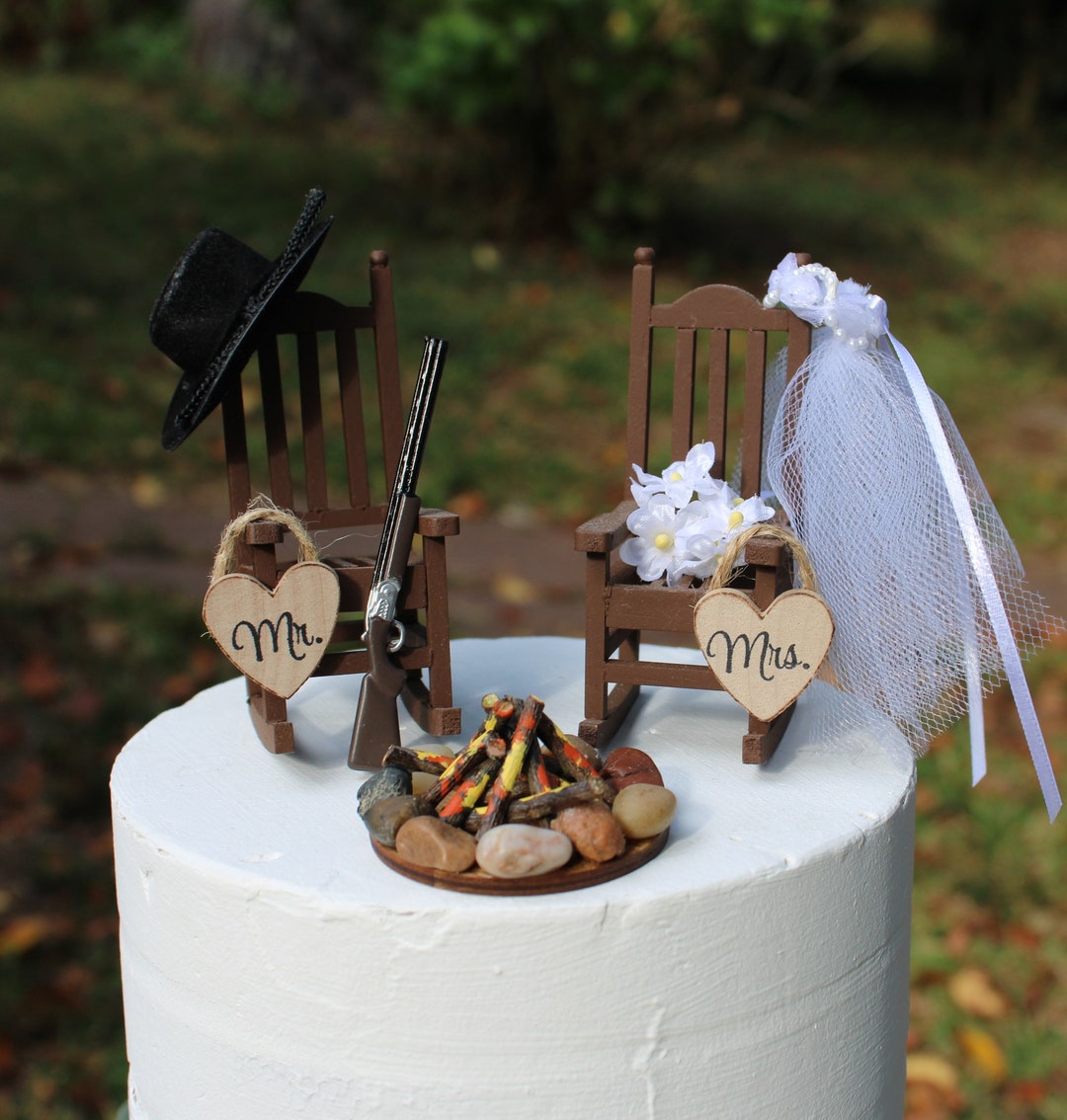 Hunting-wedding-cake Topper-chairs-6