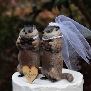 Groundhog Cake Topper, Animal-Bride-Groom-Groundhog-Wedding-Wildlife-Funny-Unique-Sweet-Rustic-New-Cake-Mr-Mrs-Woodchuck-Whistlepig