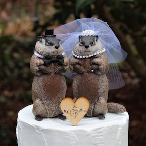 Groundhog Cake Topper, Animal-Bride-Groom-Groundhog-Wedding-Wildlife-Funny-Unique-Sweet-Rustic-New-Cake-Mr-Mrs-Woodchuck-Whistlepig