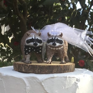 Raccoon Cake Topper, Wedding Cake Topper, Rustic Cake Topper, Bride and Groom Wedding Topper-Animal Cake Topper,