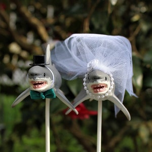 Shark Wedding Cake Topper, Great White Shark Cake Topper, Beach Wedding Cake Topper, Animal Cake Topper, Sea Life Bride and Groom,