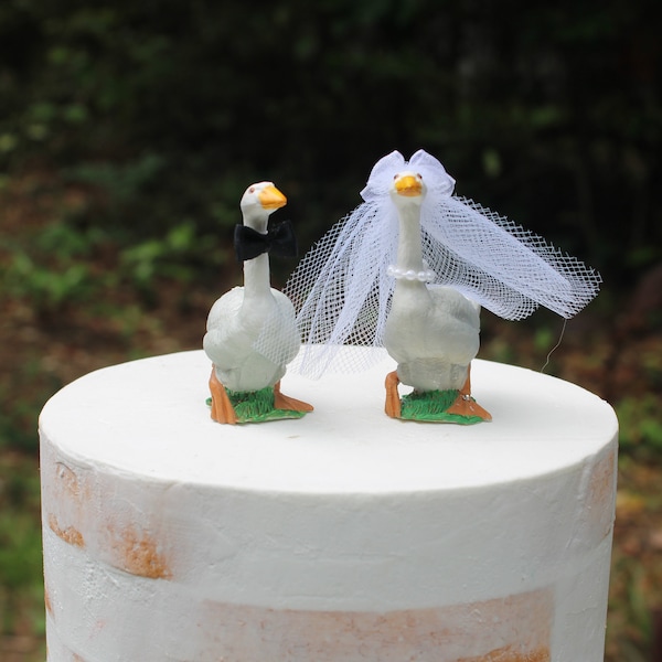 Adorno para tarta de boda de ganso, con forma de novia y novio, de granja, divertido, único, granero, señor y señora, rústico y divertido.
