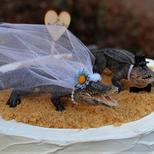 Alligator Wedding Cake Topper, Florida Gaters, Animal Cake Topper, Gator Cake Topper, Unique Cake Topper, Bride and Groom Cake Topper