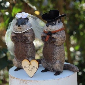 Groundhog Cake Topper, Animal-Bride-Groom-Groundhog-Wedding-Wildlife-Funny-Unique-Sweet-Rustic-New-Cake-Mr-Mrs-Woodchuck-Whistlepig