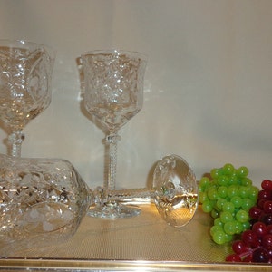 D) Clear Drinking Modern Glasses Set of 4 For Water, Juice, Cocktails