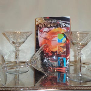 Vintage glas geslepen kris kras swag martini cocktailglazen (3)-3 ounces, geslepen steel, bloemen, elegant, op voet, ambachtelijke cocktail, gin martini