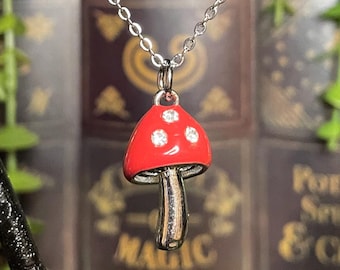 Colar de cogumelo vermelho – Colar com pingente de cogumelo Amanita – Pingente Woodland Fairycore – Joia com pingente de natureza fantástica