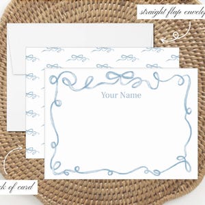 Set di cancelleria personalizzato Blue Bow / Regalo per nonna costiera / Nancy Meyers Aesthetic / Set da 10, 30, 50 con buste