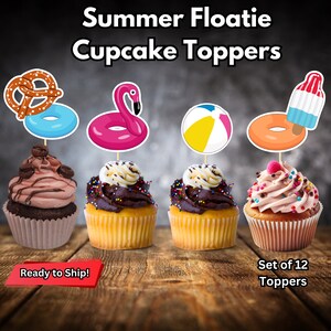 Könnte beinhalten: Set mit 12 Sommer-Schwimmreifen-Cupcake-Toppern. Die Topper zeigen einen rosa Flamingo, einen Strandball, einen Brezel, einen blauen und weißen Rettungsring und einen orangenen Rettungsring. Die Topper sind versandfertig.