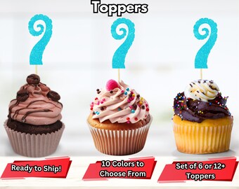 Puede incluir: Conjunto de adornos para cupcakes kraken de purpurina azul. Los adornos tienen forma de tentáculo enroscado. El texto "Ready to Ship!" está en la esquina inferior izquierda. El texto "10 Colors to Choose From" está en la parte inferior central. El texto "Set of 6 or 12+ Toppers" está en la esquina inferior derecha.