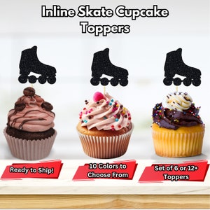 Könnte beinhalten: Set mit schwarzen Glitzer-Inline-Skate-Cupcake-Toppern. Die Topper sind auf Zahnstochern und versandfertig. 10 Farben zur Auswahl. Set mit 6 oder 12+ Toppern.